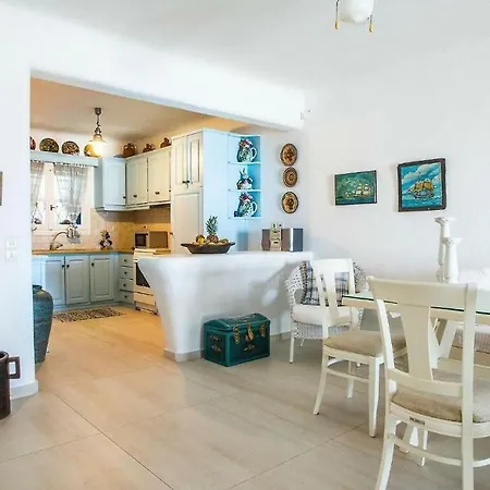 Holiday home Mykonos Coastal Retreat - Giovanna's Beachfront Escape With Jacuzzi