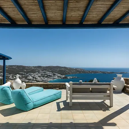 Mykonos Coastal Retreat - Giovanna's Beachfront Escape With Jacuzzi بيت للعطل *