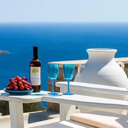 بيت للعطل Mykonos Coastal Retreat - Giovanna's Beachfront Escape With Jacuzzi *
